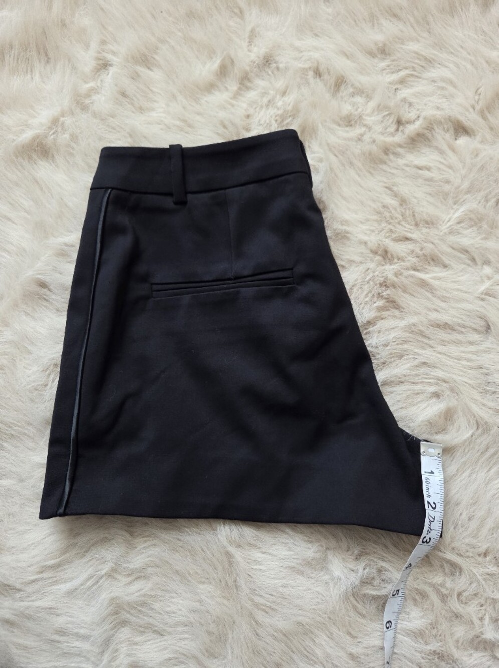 L'AGENCE Black Women's Dress Shorts Sz 2 2.5" - Picture 3 of 14